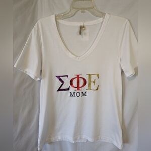 Banana Republic Sigma Phi Epsilon MOM White V-neck T-shirt, Small, NWT